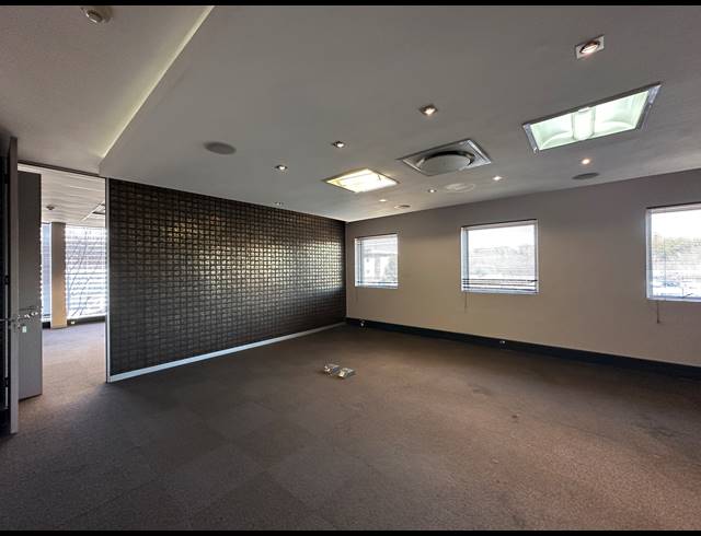 509.30M² OFFICE TO LET IN HIGHVELD